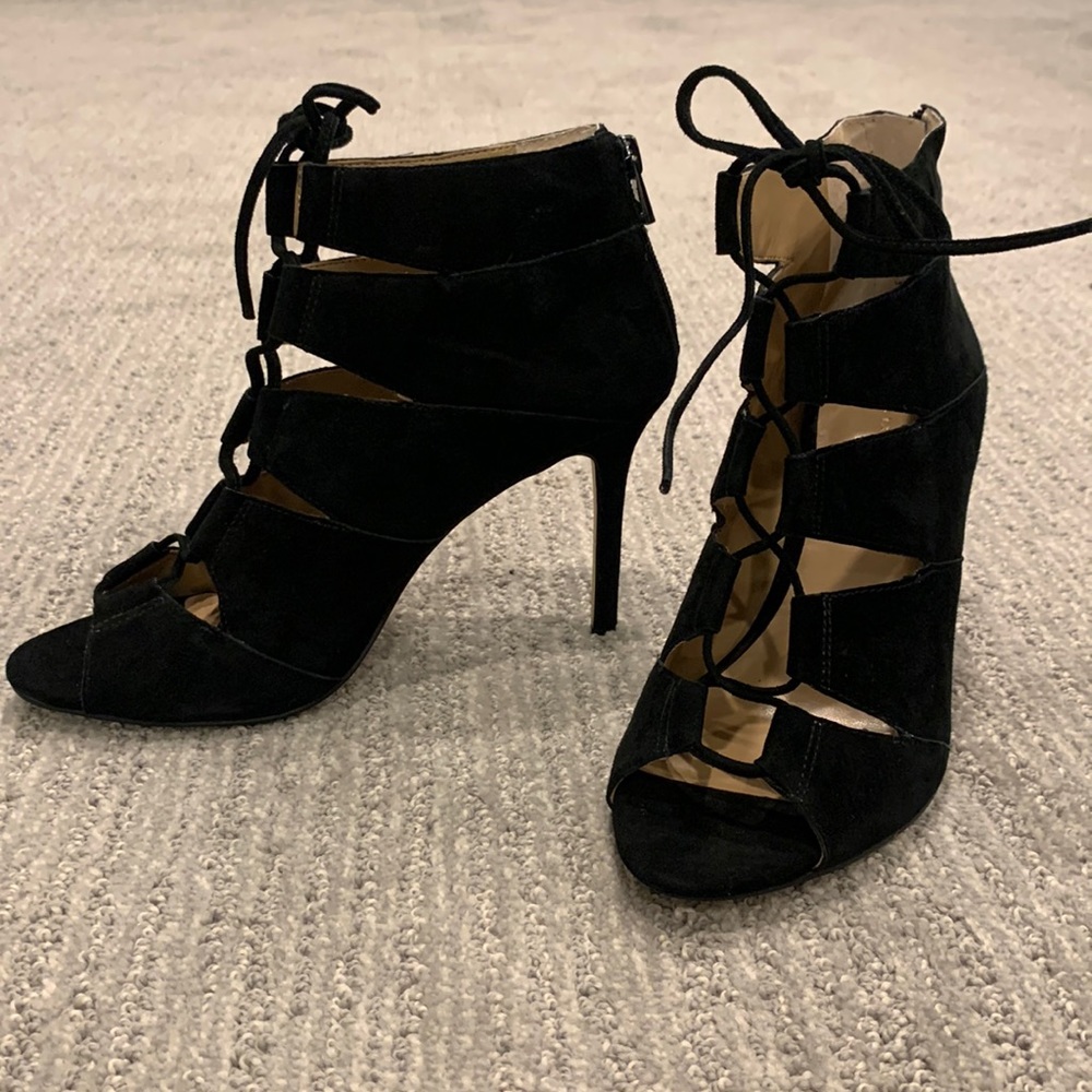 Ann Taylor Black suede, Size 8 high heel lace-up shoes w/zip Never worn🖤